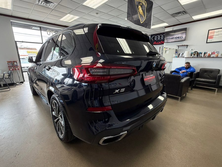 Used 2019 BMW X5 xDrive40i w/ M Sport Package AWD/4WD image 9