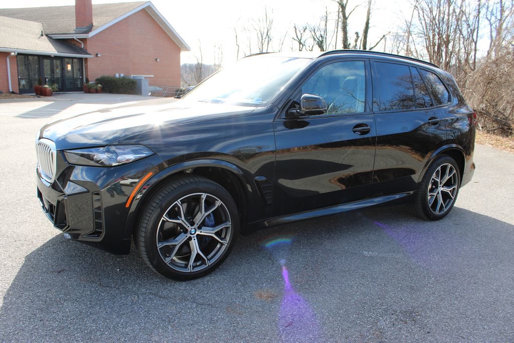 Used 2024 BMW X5 xDrive40i w/ M Sport Package image 5