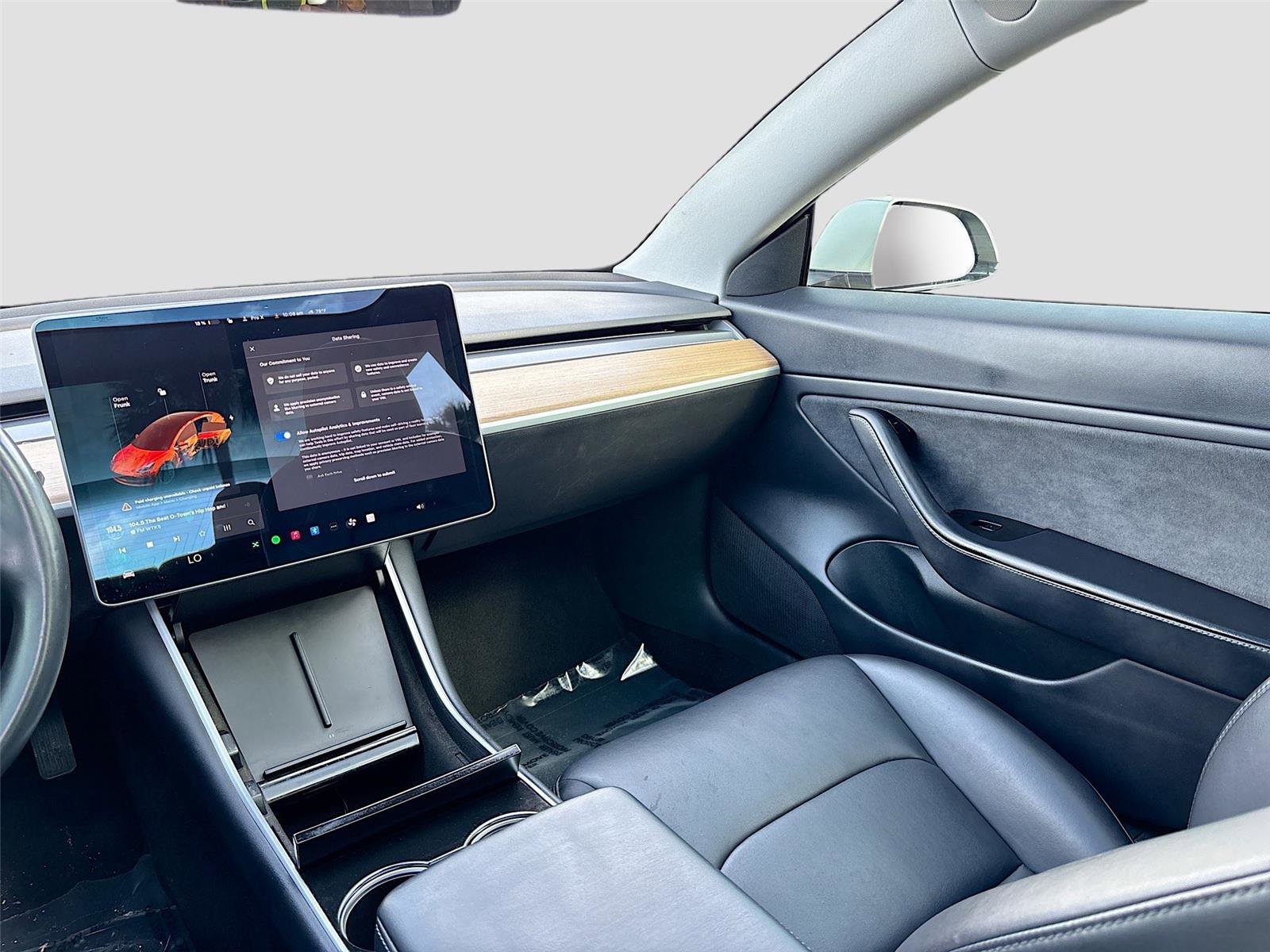 Used 2018 Tesla Model 3 Long Range RWD image 23