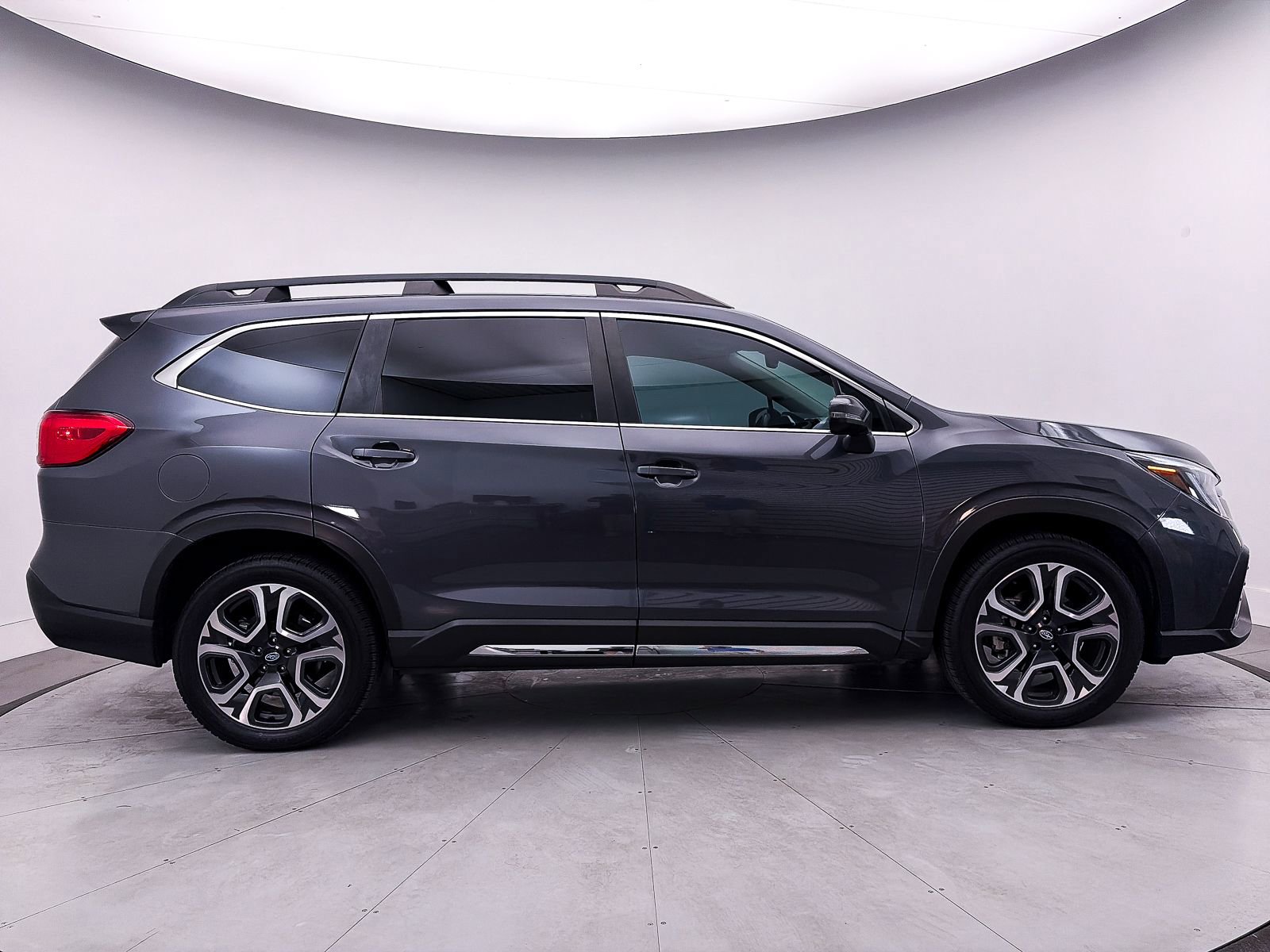 Used 2023 Subaru Ascent Limited image 39