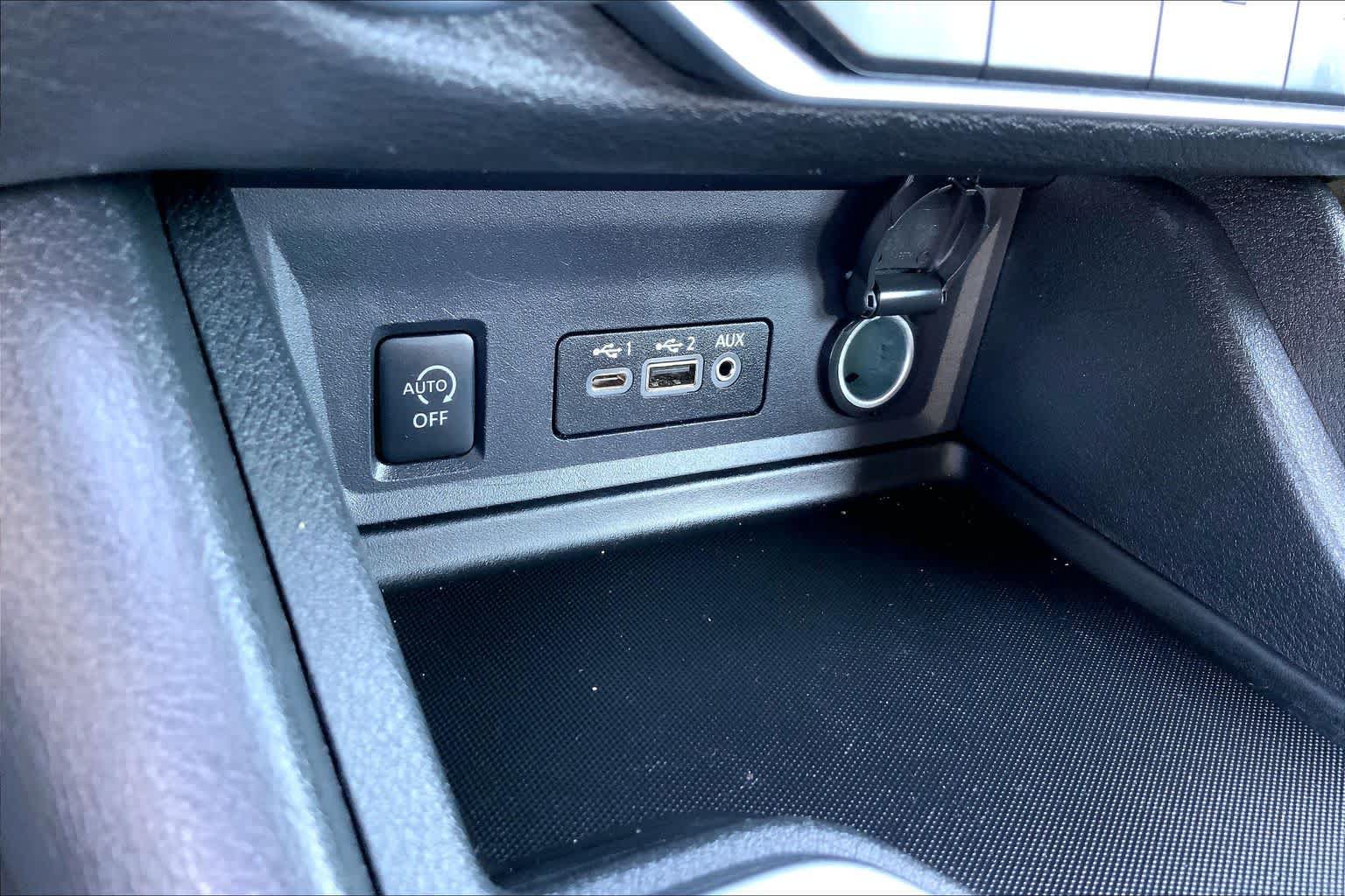 Used 2024 Nissan Sentra SV FWD image 31