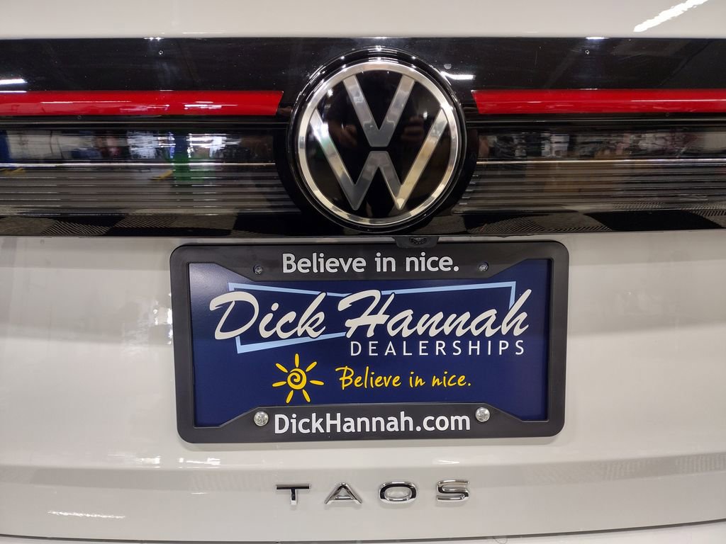 New 2025 Volkswagen Taos SE image 15