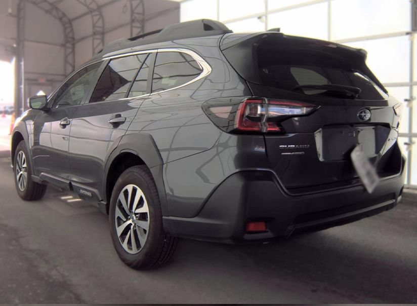 Used 2025 Subaru Outback Premium AWD/4WD image 31