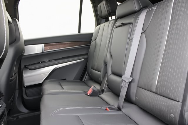 New 2026 Cadillac Vistiq Luxury image 24