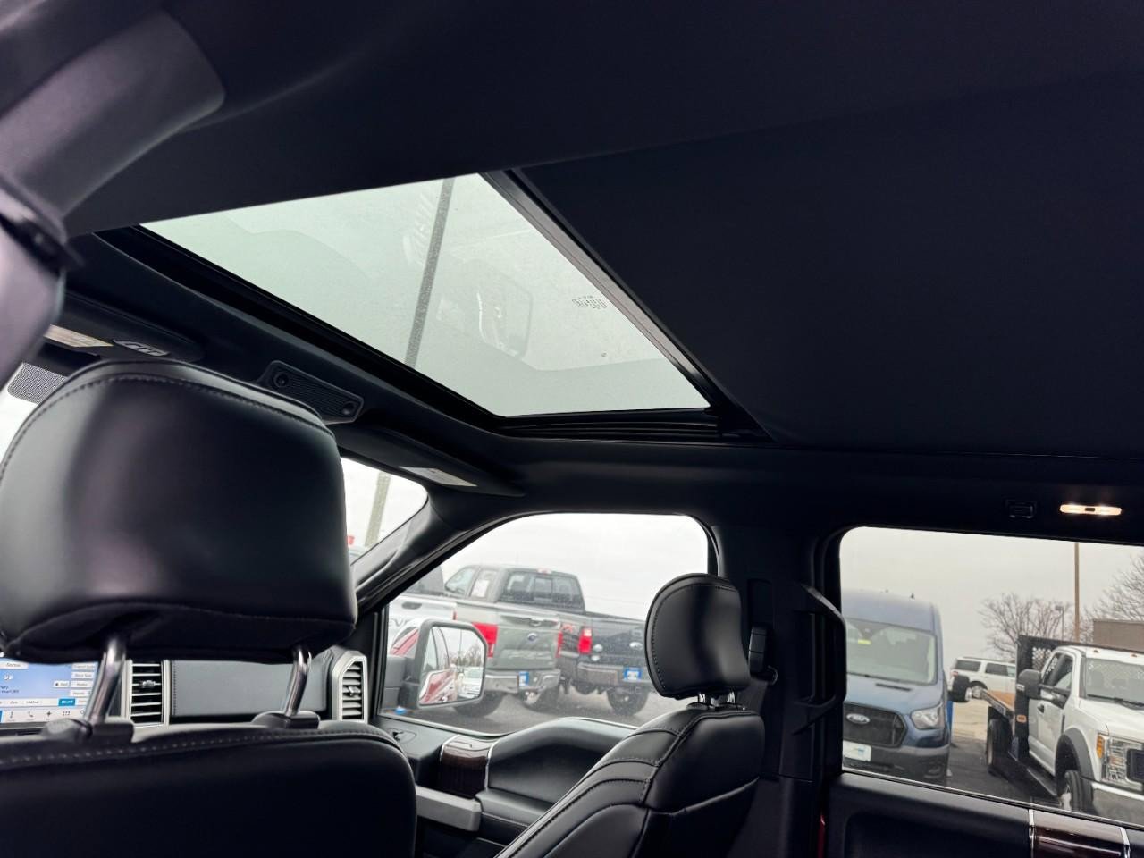 Used 2017 Ford F150 Platinum w/ Equipment Group 701A Luxury image 8