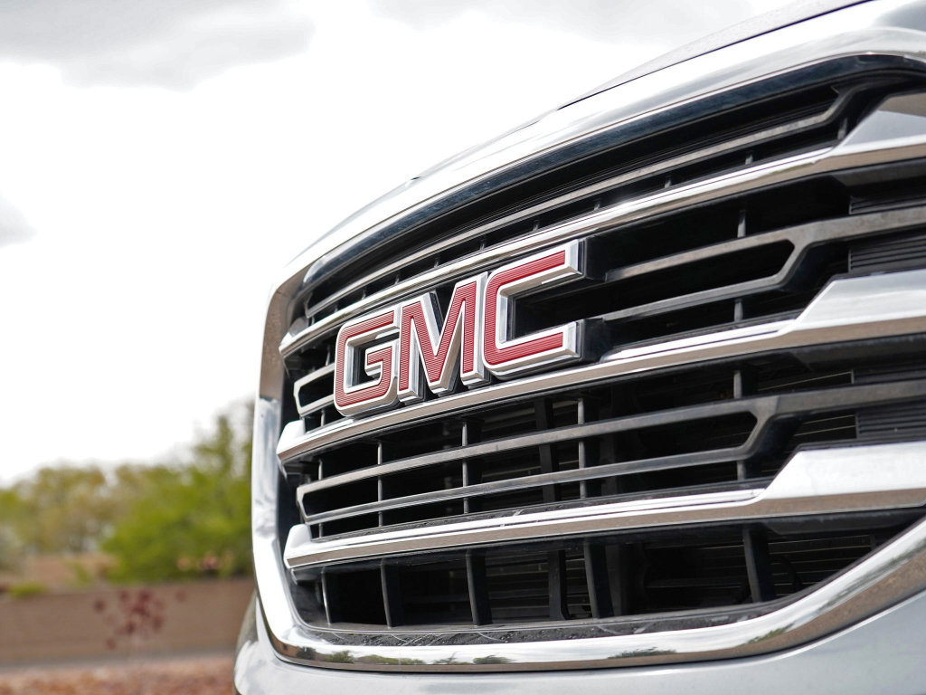 Used 2020 GMC Terrain SLT w/ Preferred Package image 2