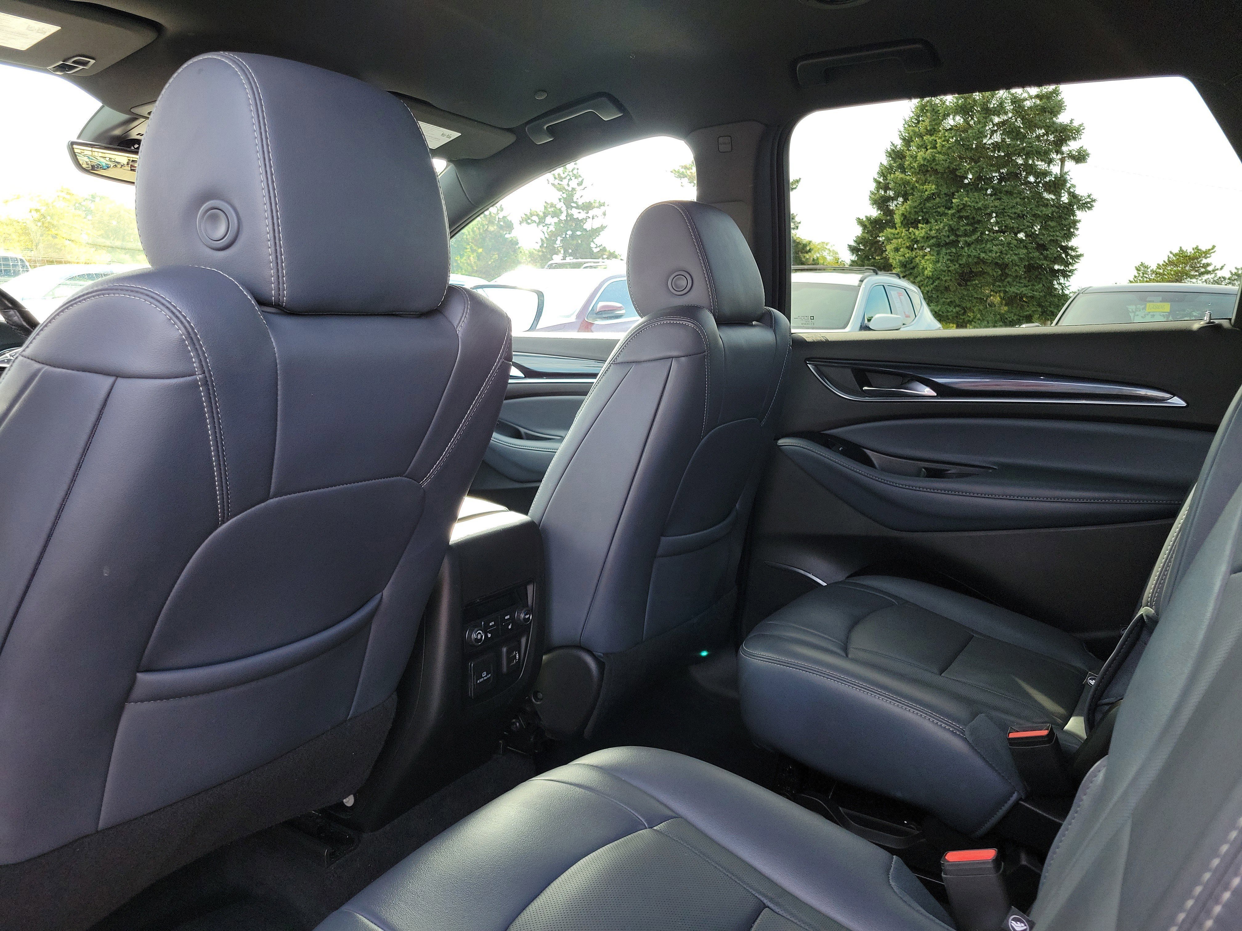 Used 2024 Buick Enclave Premium image 14