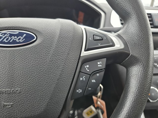 Used 2015 Ford Fusion SE FWD image 19