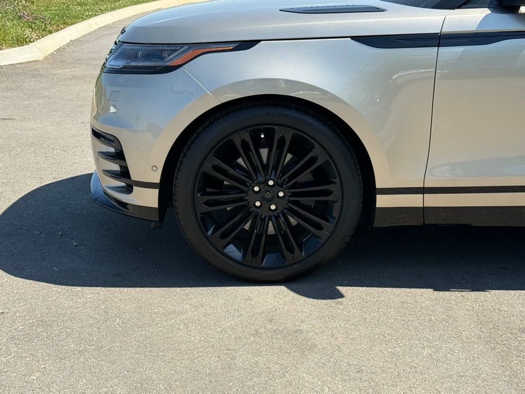 Certified 2026 Land Rover Range Rover Velar Dynamic SE AWD/4WD image 10