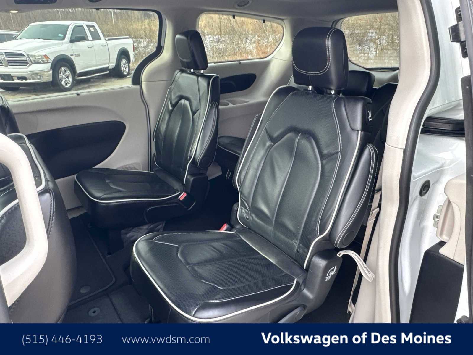 Used 2024 Chrysler Pacifica Limited image 12