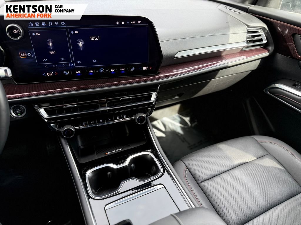 Used 2025 Chevrolet Traverse Z71 AWD/4WD image 21