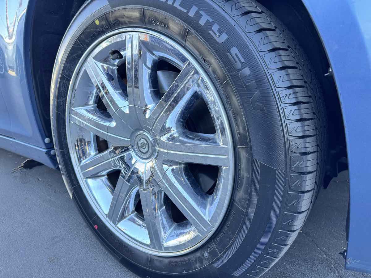 Used 2011 Chrysler 300 C RWD image 20