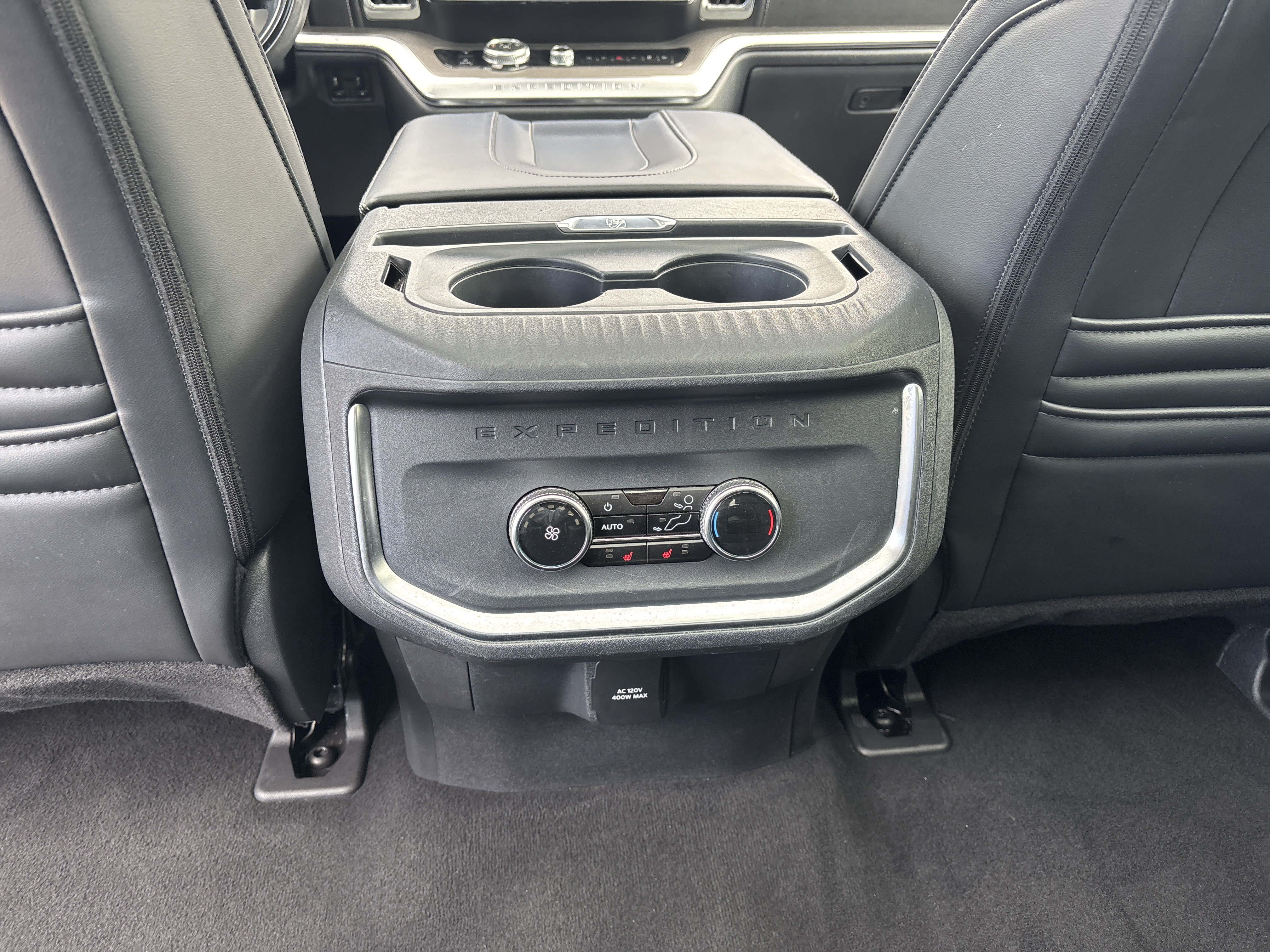 Used 2025 Ford Expedition Platinum AWD/4WD image 33