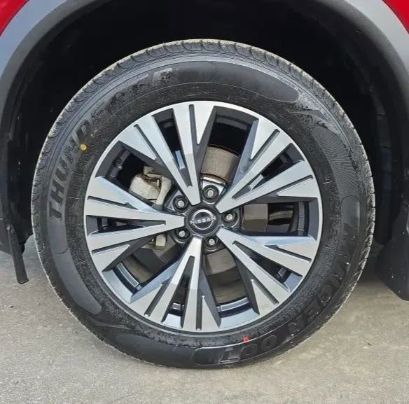 Used 2022 Nissan Rogue SV w/ SV Premium Package image 51