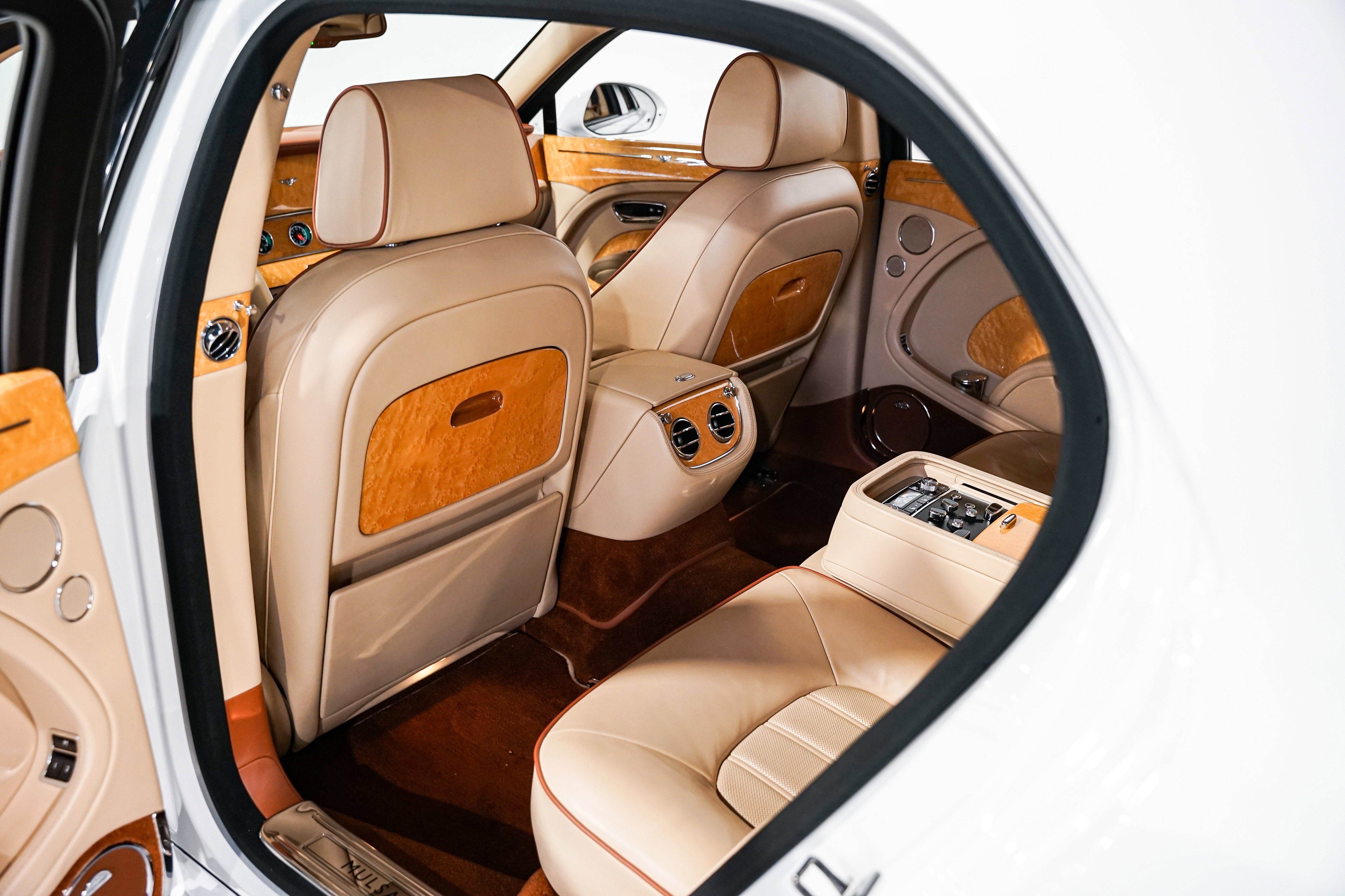 Used 2012 Bentley Mulsanne image 38