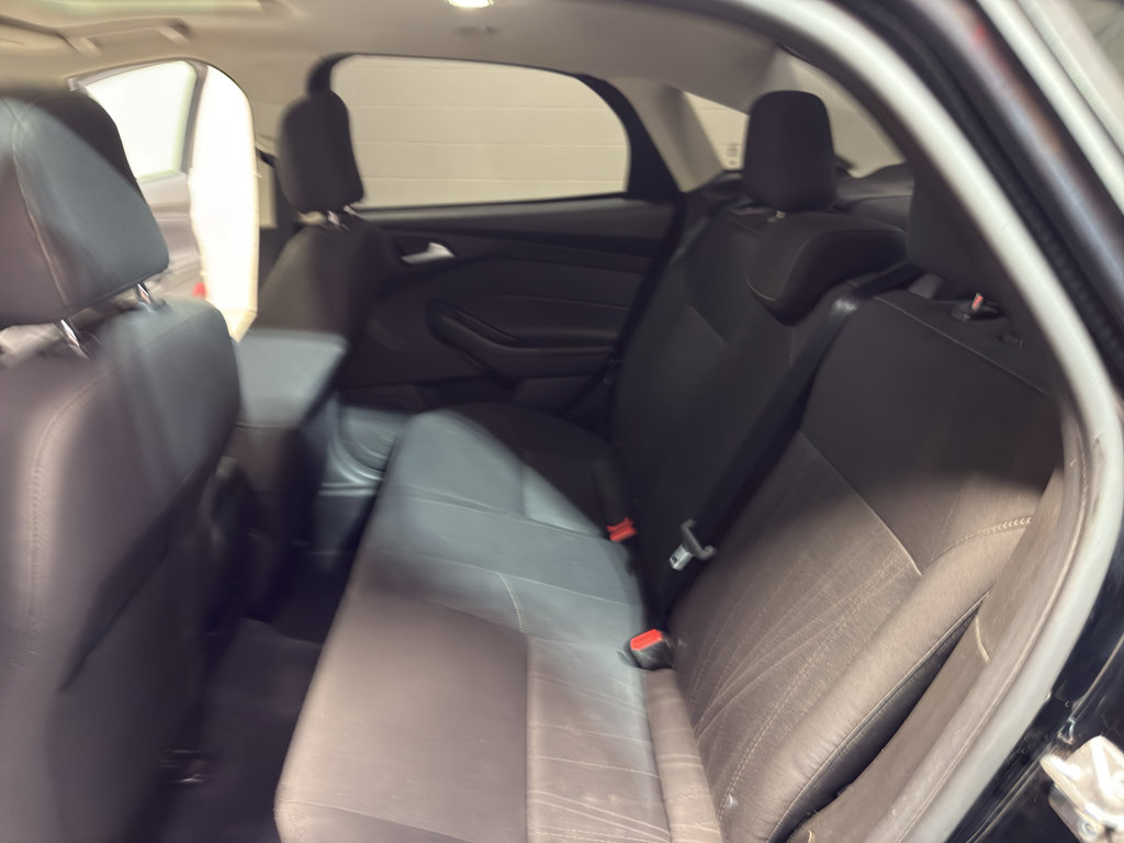 Used 2016 Ford Focus SE FWD image 27