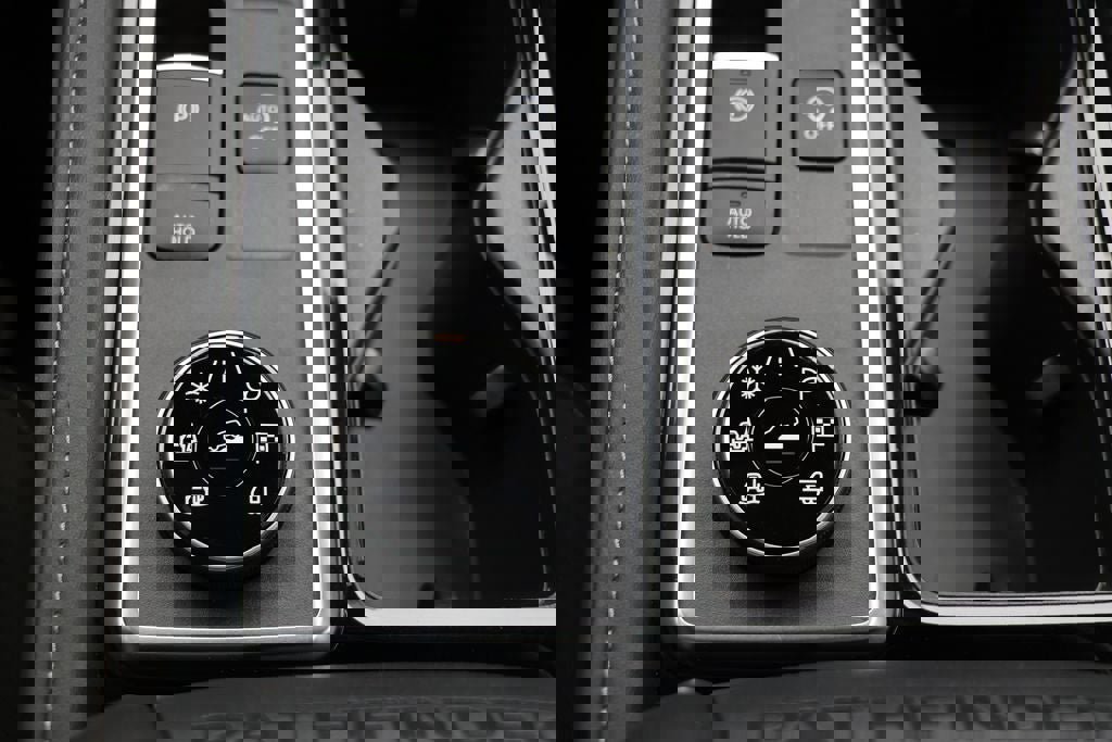 Used 2023 Nissan Pathfinder SL w/ Cargo Package AWD/4WD image 24