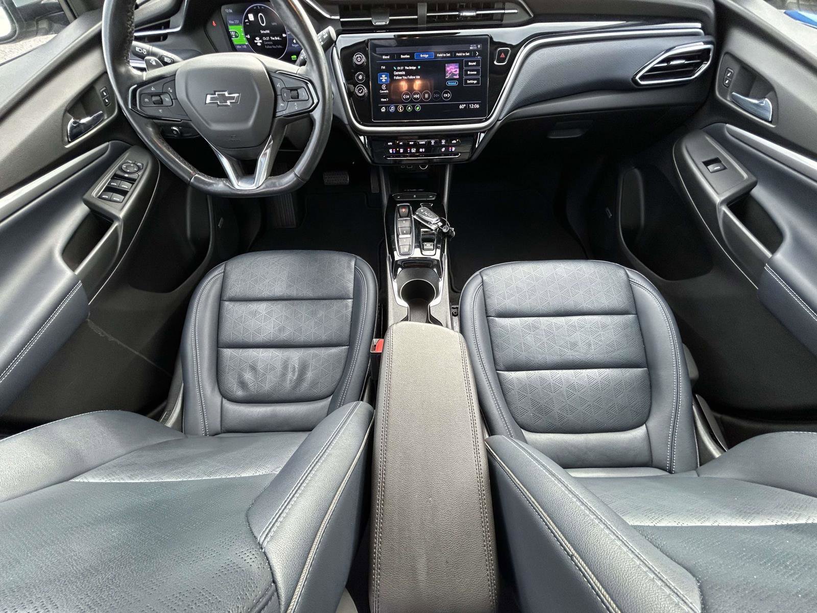 Used 2022 Chevrolet Bolt EUV Premier w/ Sun & Sound Package image 13