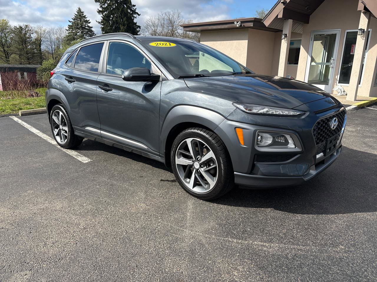 Used 2021 Hyundai Kona Ultimate w/ Cargo Package AWD/4WD image 3