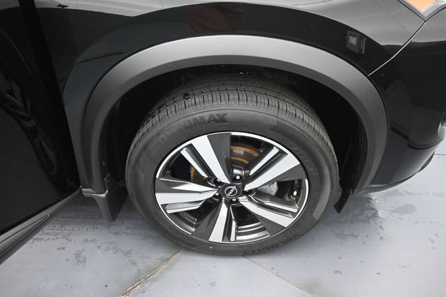 Used 2025 Nissan Rogue SL AWD/4WD image 36