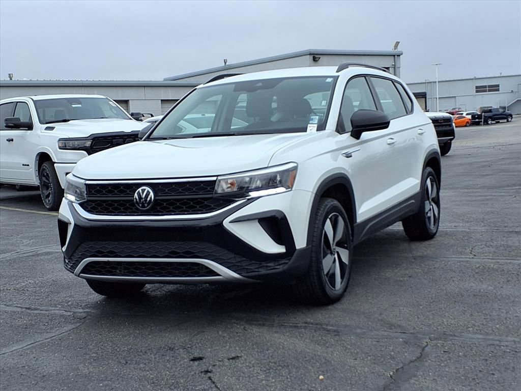 Used 2024 Volkswagen Taos S image 2