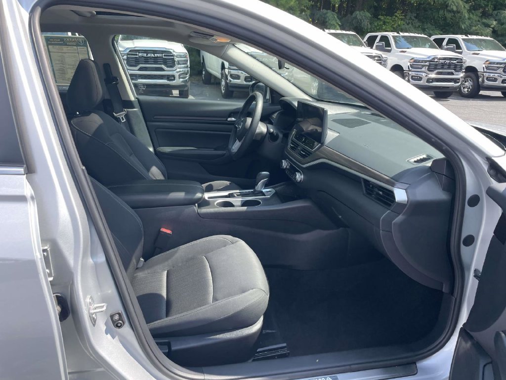 Used 2025 Nissan Altima 2.5 SV w/ SV Special Edition Package FWD image 15