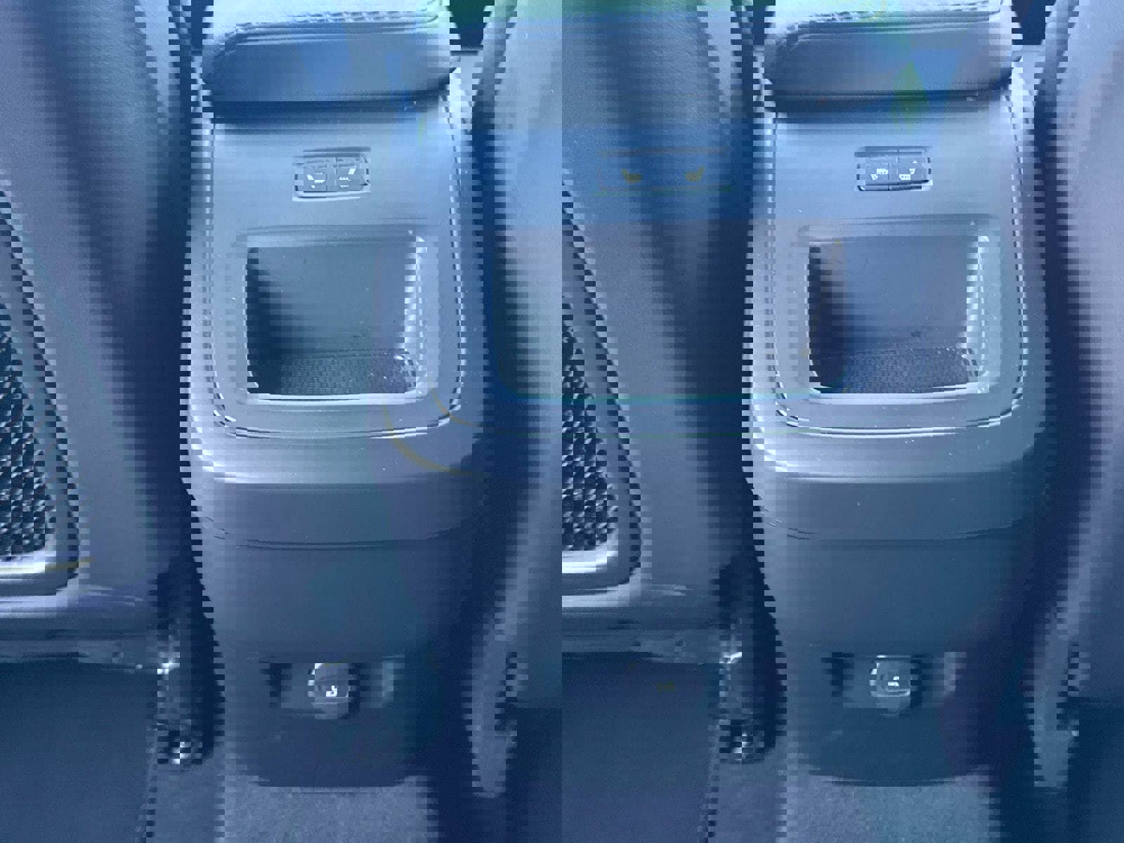 Used 2025 Volvo XC60 B5 Plus image 15