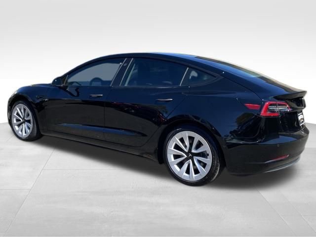 Used 2021 Tesla Model 3 Standard Range Plus image 4