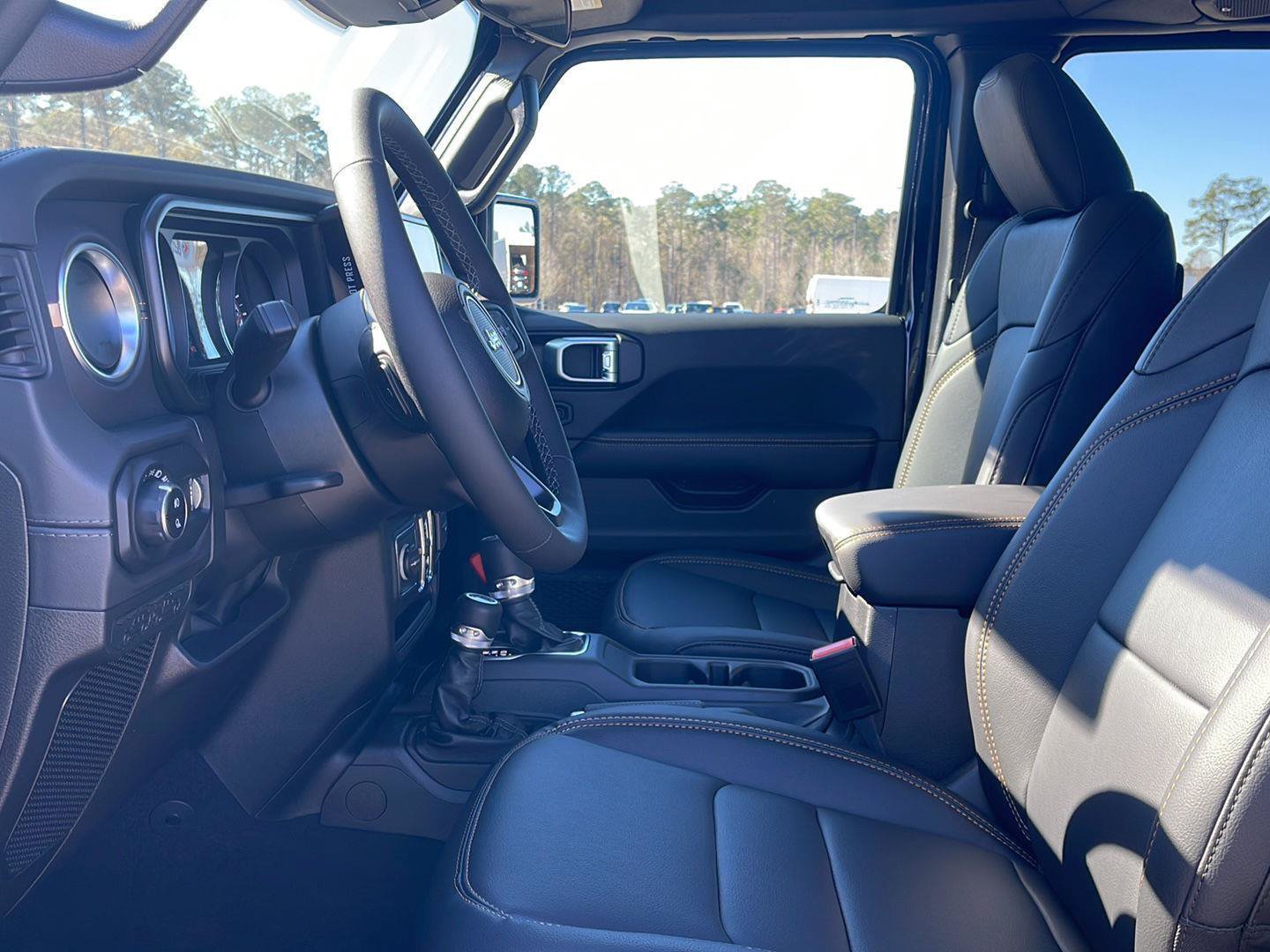 New 2026 Jeep Gladiator Sport AWD/4WD image 13