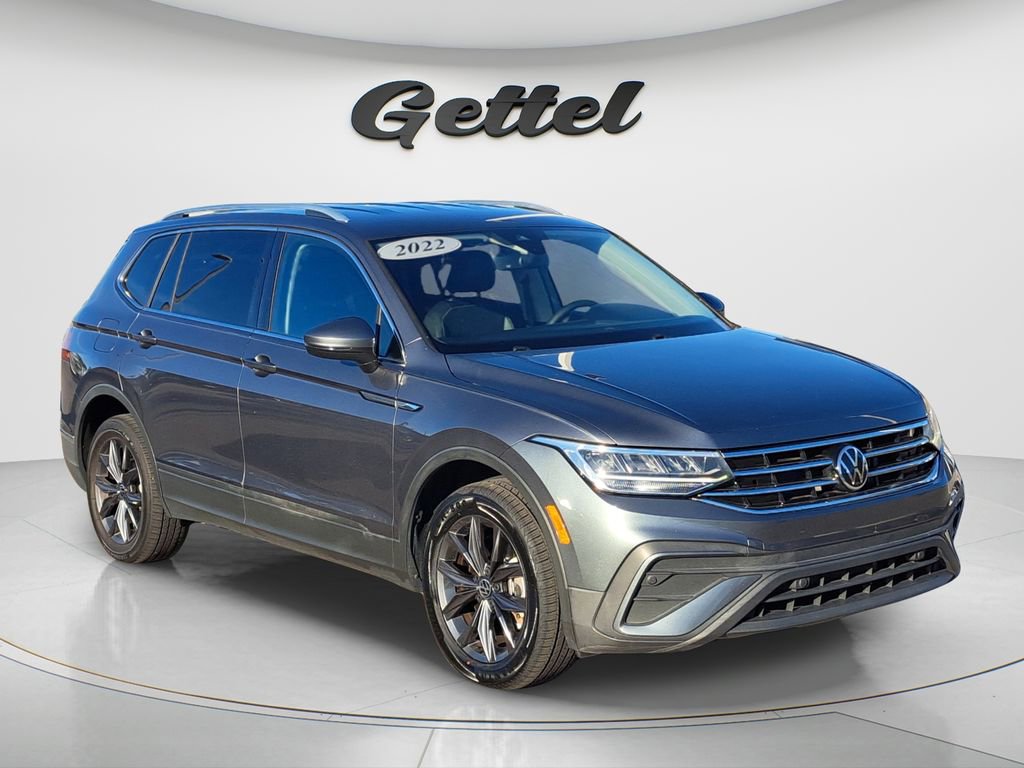 Used 2022 Volkswagen Tiguan SE image 3