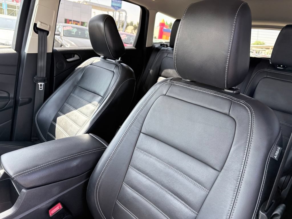 Used 2019 Ford Escape Titanium AWD/4WD image 11