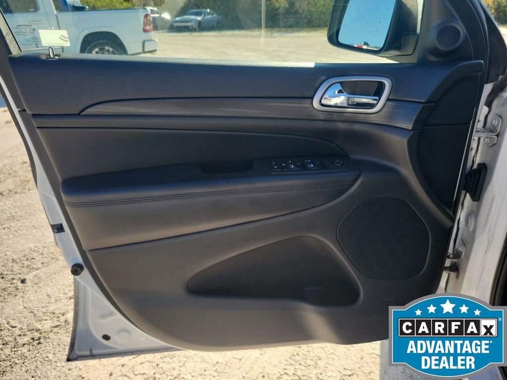 Used 2020 Jeep Grand Cherokee Laredo image 41