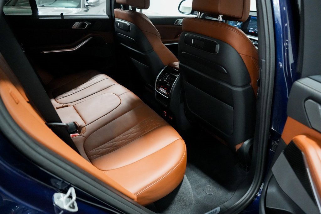 Used 2025 BMW X5 M60i image 32