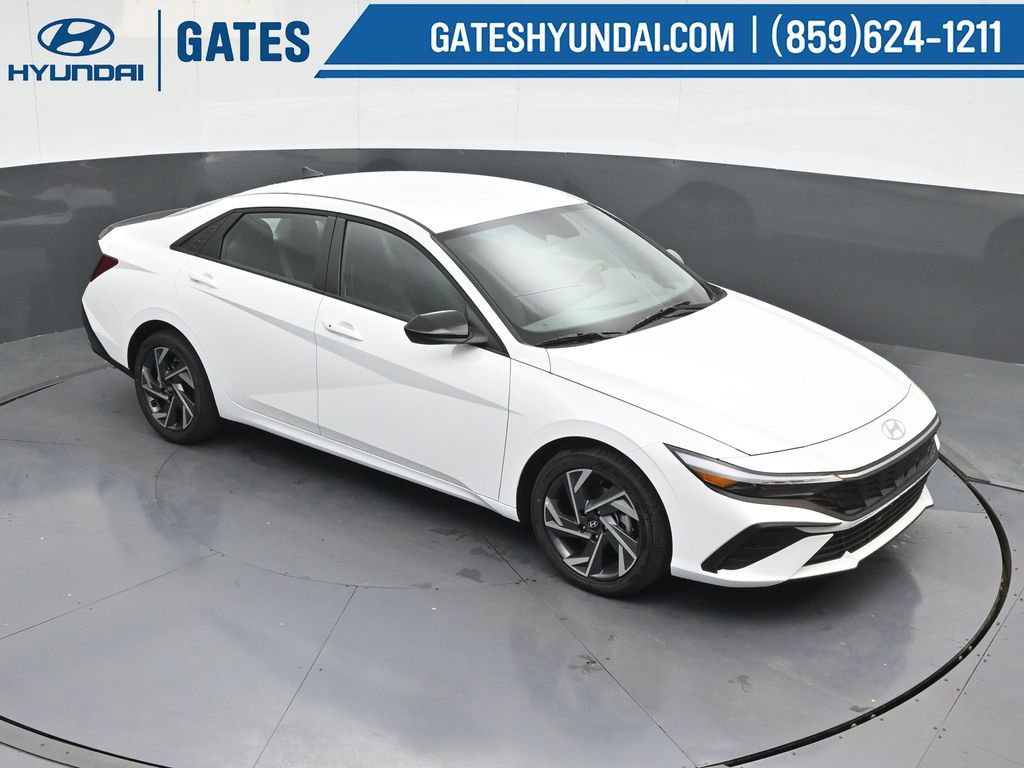 Used 2025 Hyundai Elantra Sport FWD image 39