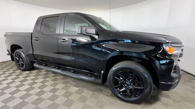 Used 2023 Chevrolet Silverado 1500 Custom w/ Rally Edition AWD/4WD image 2