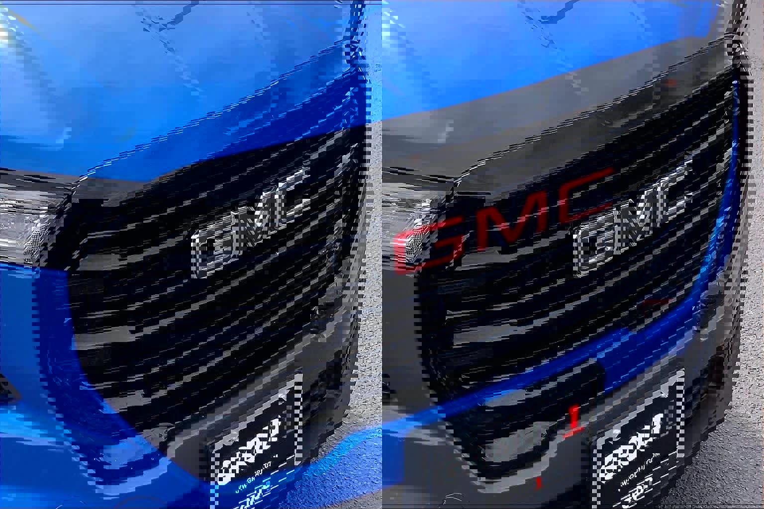 Used 2024 GMC Terrain SLE w/ Elevation Edition image 30