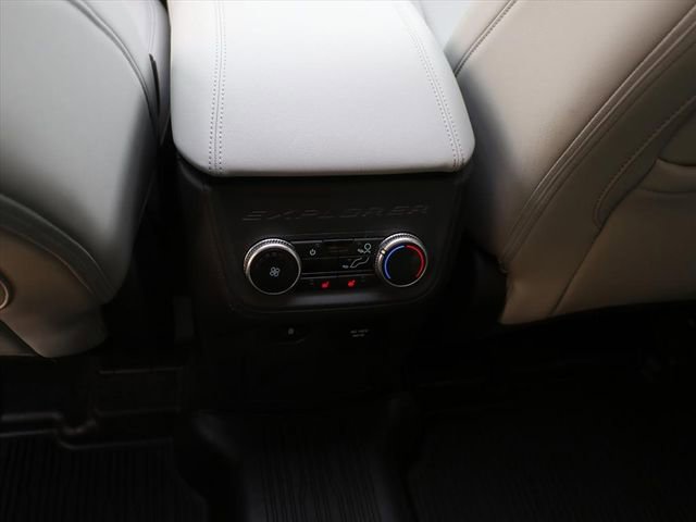 Used 2025 Ford Explorer Platinum w/ LUX Leather Package image 16