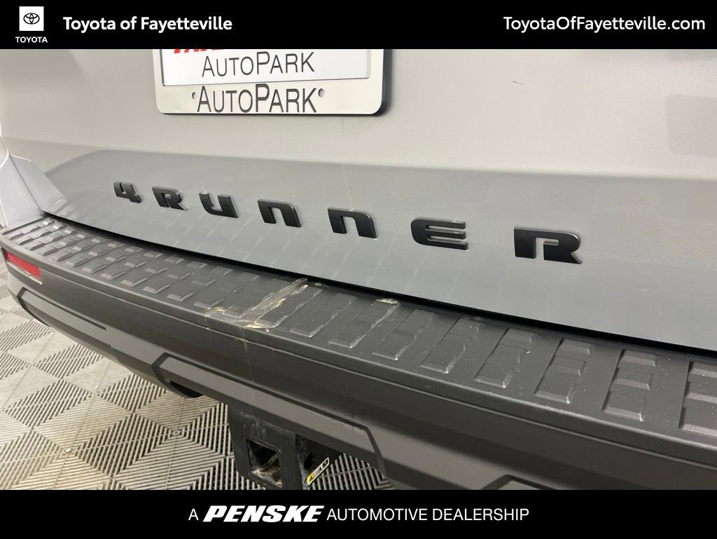 Certified 2025 Toyota 4Runner SR5 AWD/4WD image 3