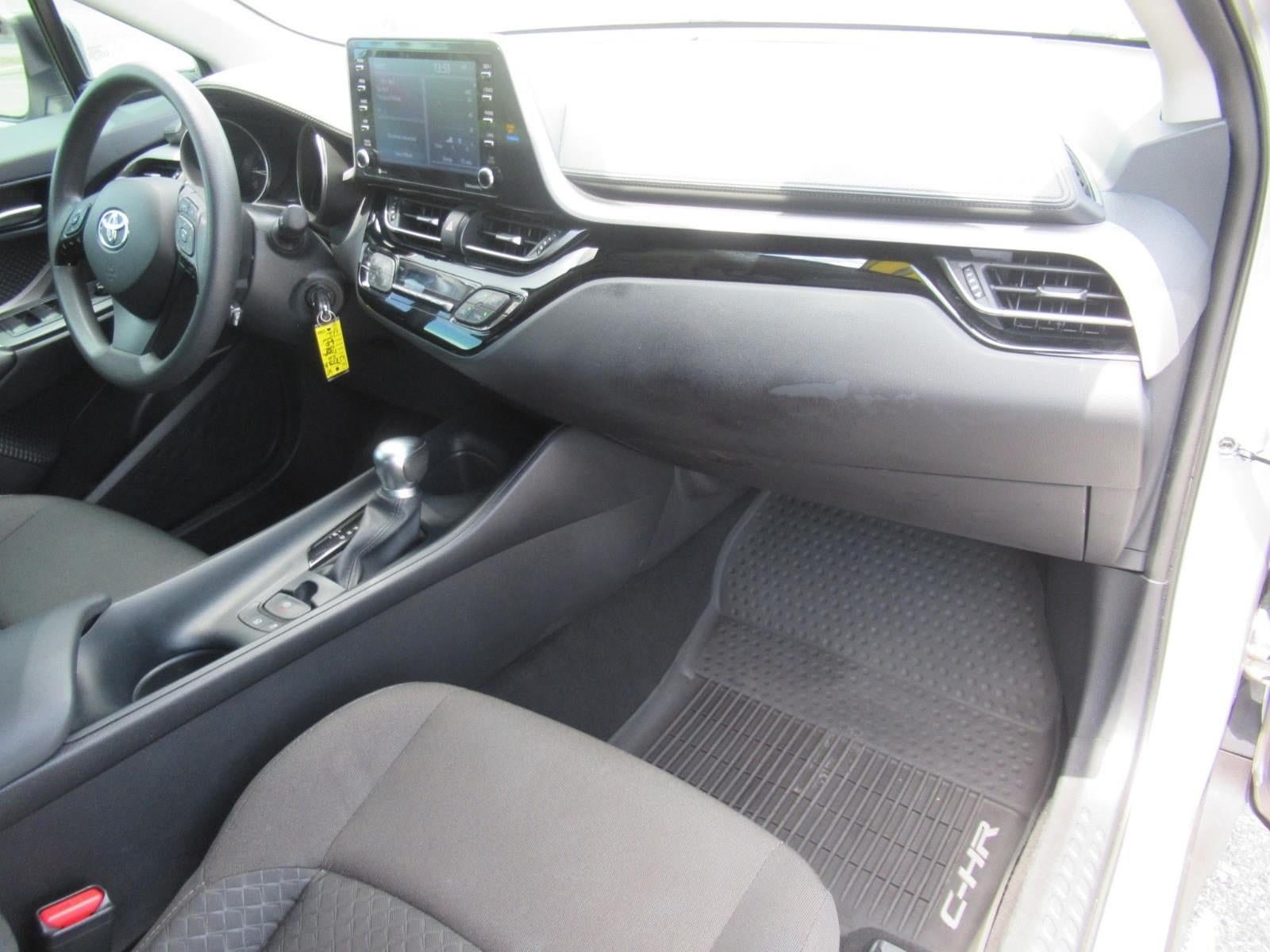 Used 2020 Toyota C-HR LE FWD image 11