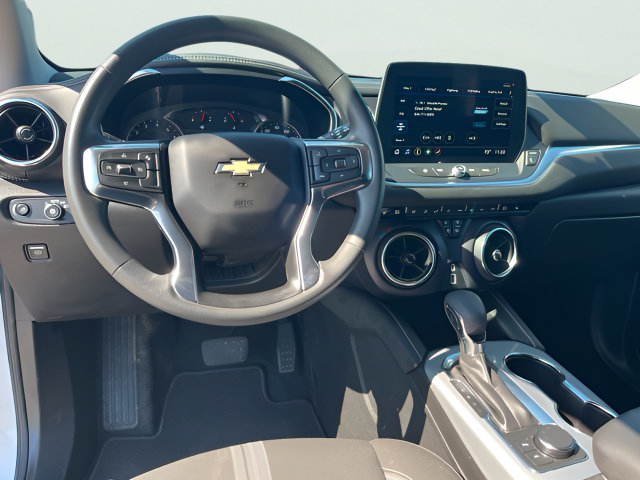 Used 2026 Chevrolet Blazer LT FWD image 16