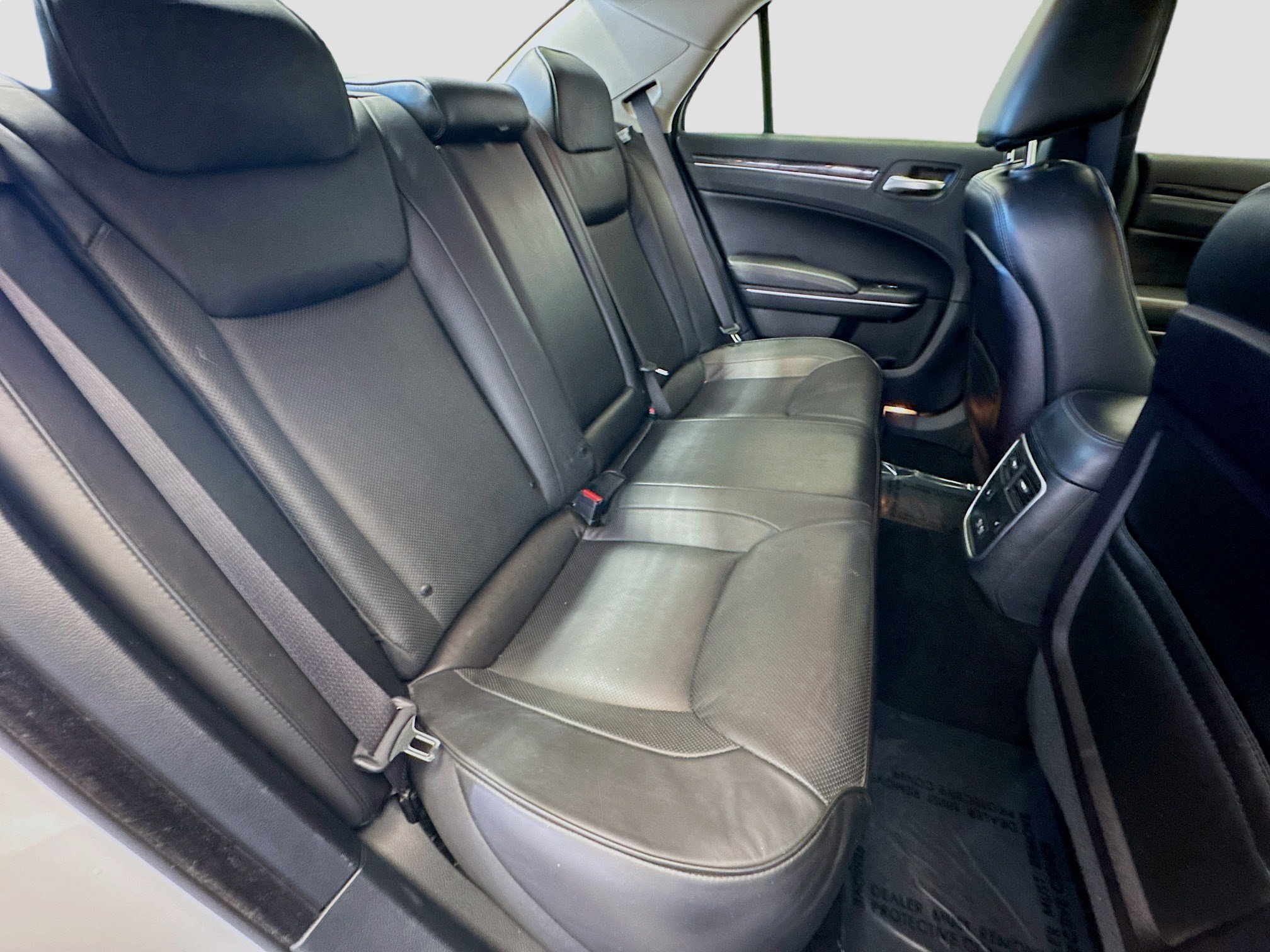 Used 2019 Chrysler 300 Limited image 14