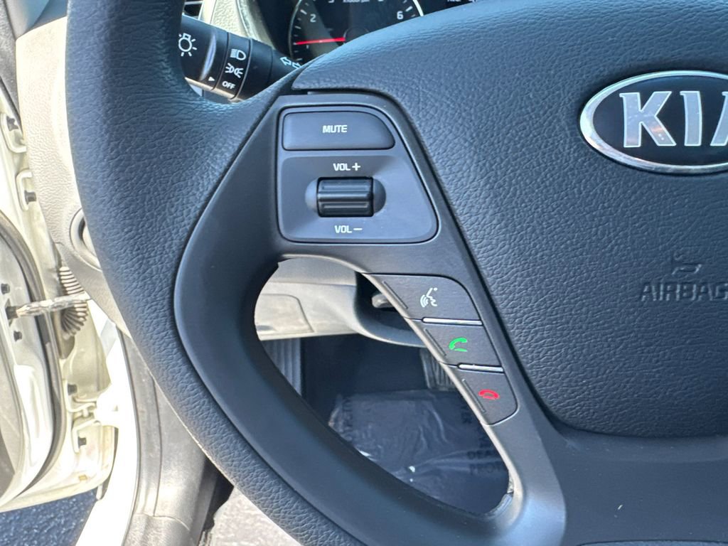 Used 2017 Kia Forte LX image 25