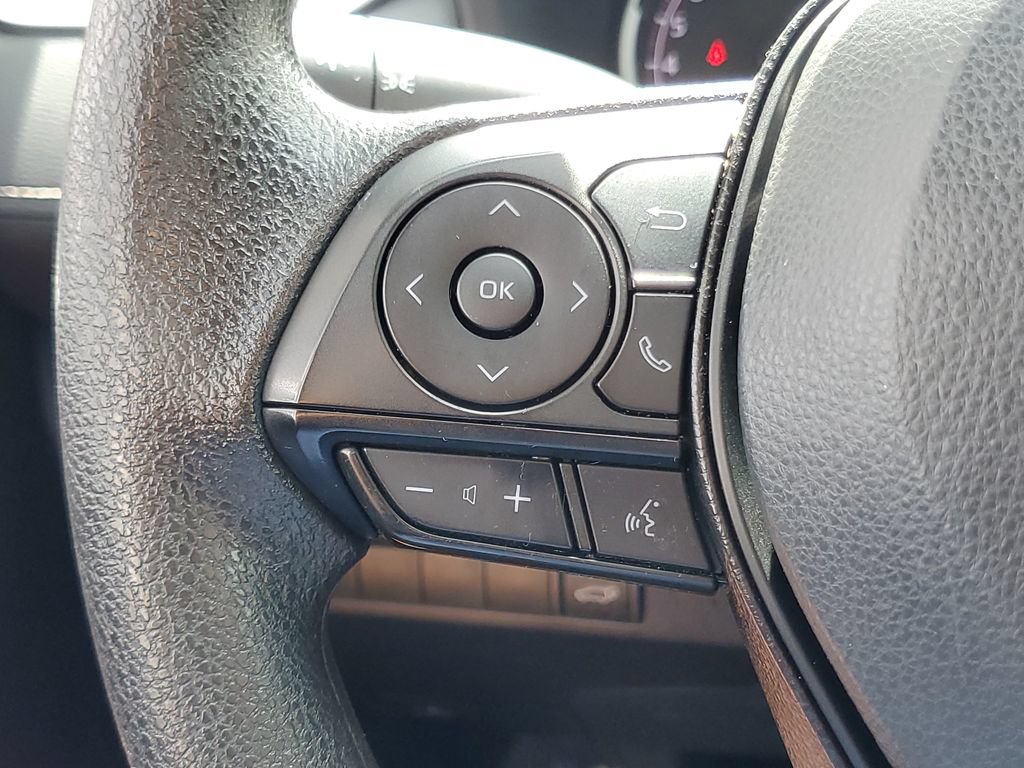 Used 2025 Toyota RAV4 XLE FWD image 17