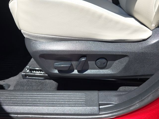 Used 2025 Nissan Rogue SV w/ SV Premium Package AWD/4WD image 16