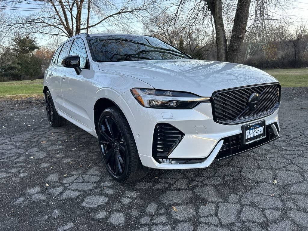 New 2026 Volvo XC60 B5 Ultra w/ Climate Package AWD/4WD image 2