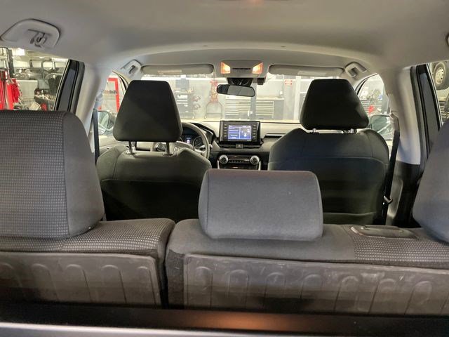Used 2020 Toyota RAV4 LE w/ All Weather Liner Package AWD/4WD image 26