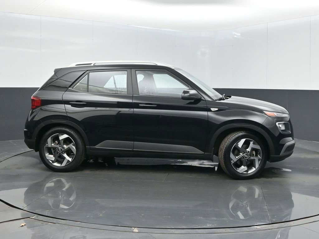Used 2022 Hyundai Venue SEL image 8