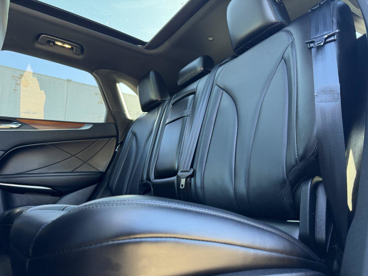 Used 2019 Lincoln MKC Reserve w/ MKC Climate Package AWD/4WD image 9