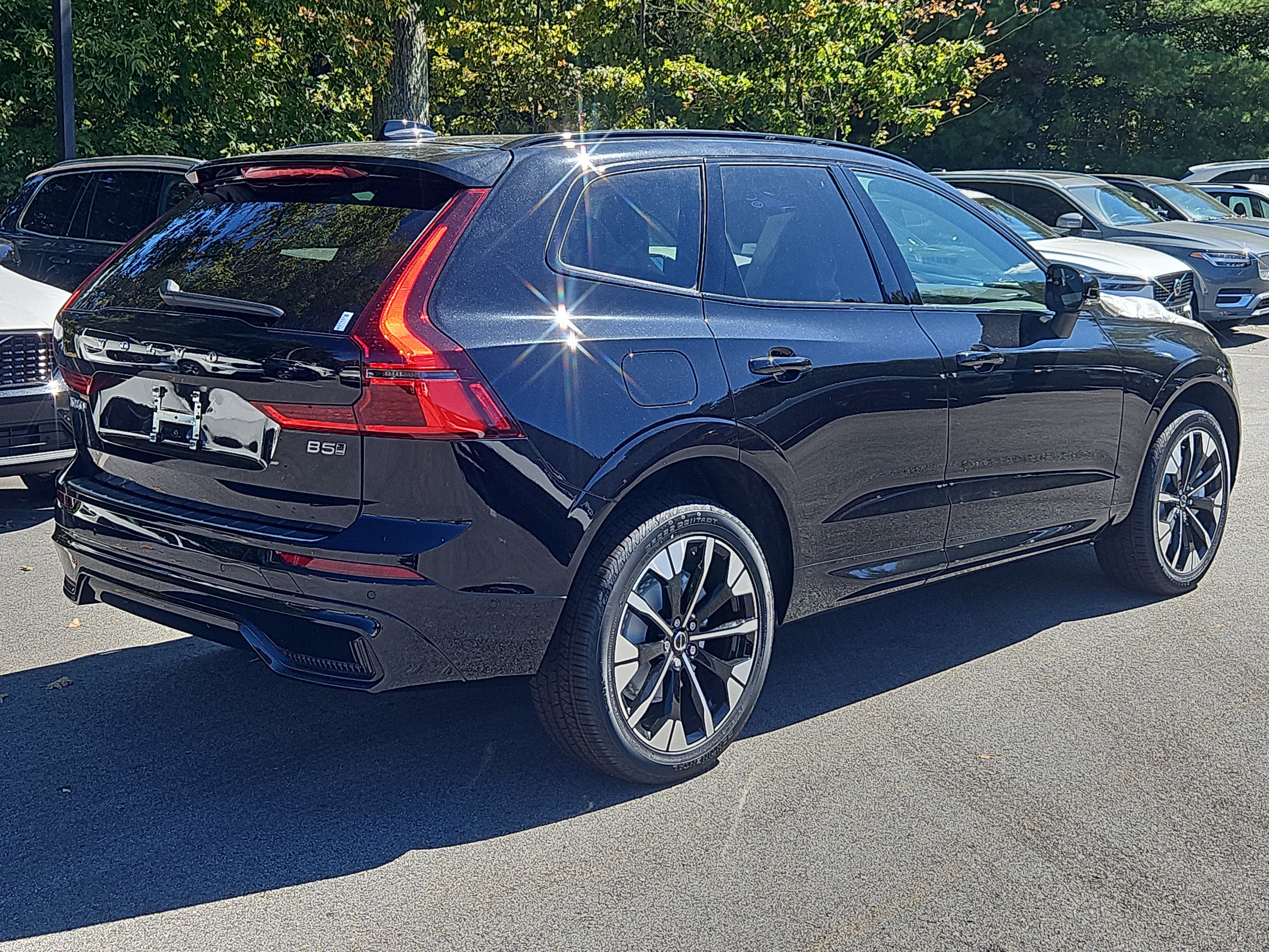 New 2026 Volvo XC60 B5 Plus w/ Protection Package Premier image 2