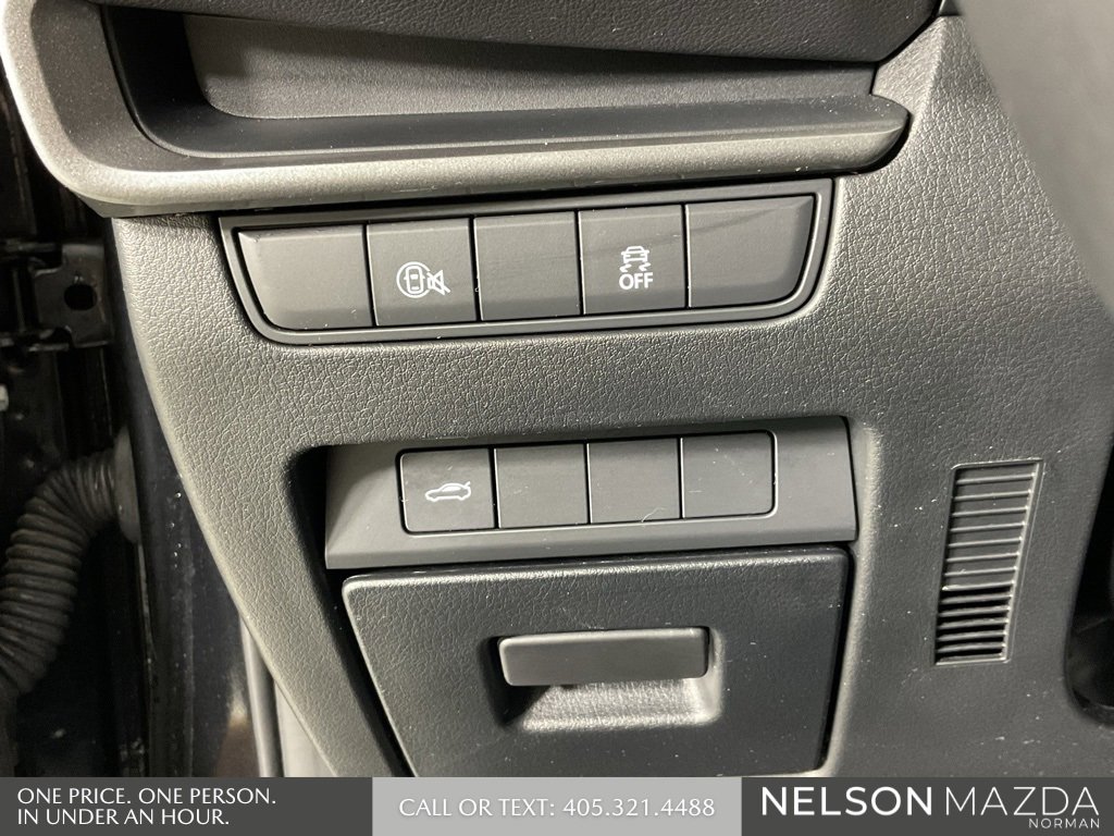 Used 2025 MAZDA MAZDA3 s image 41